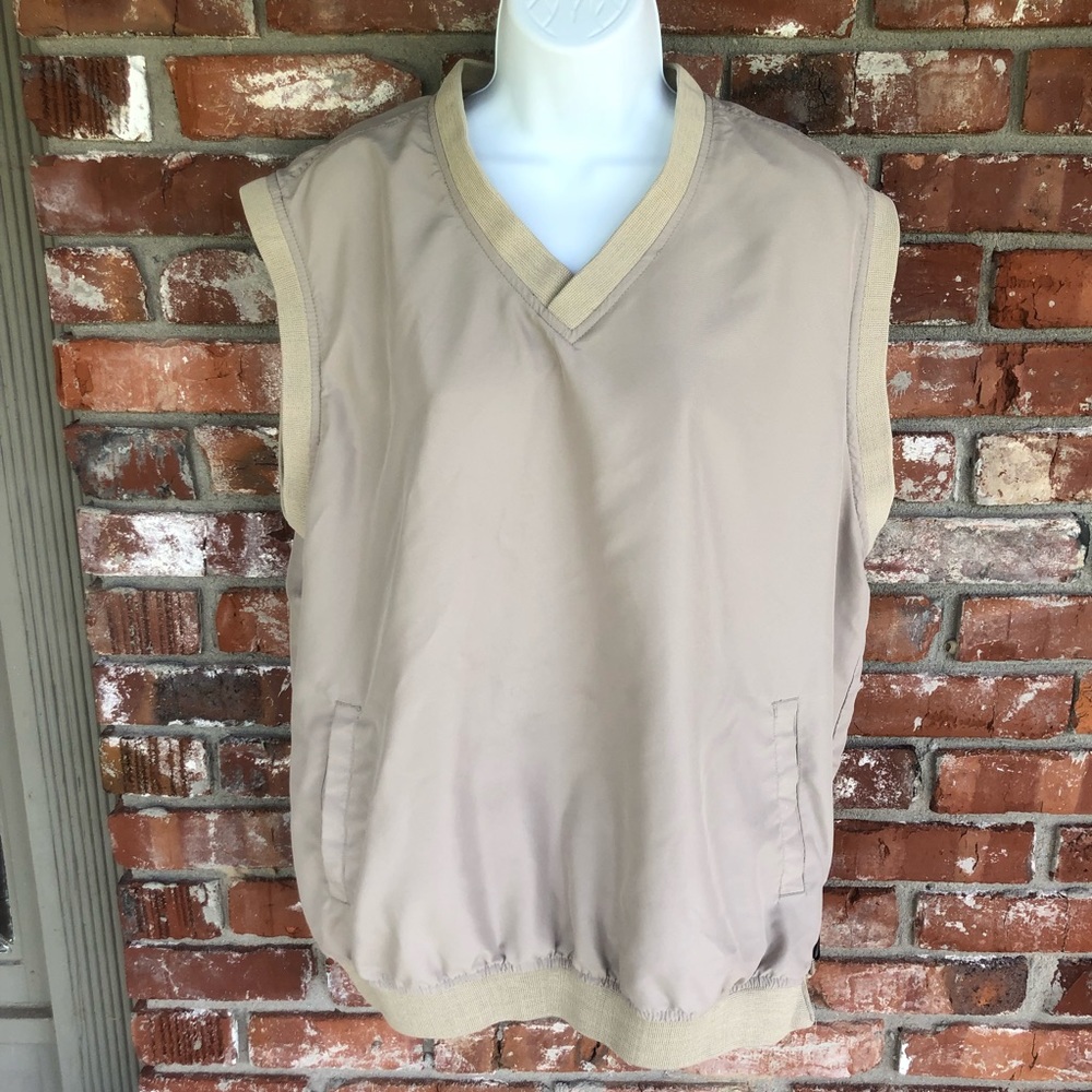 Tres Bien tan vest size large